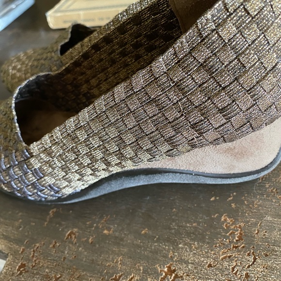 Alexis Zee Trina Wedge Shoes - Picture 5 of 7